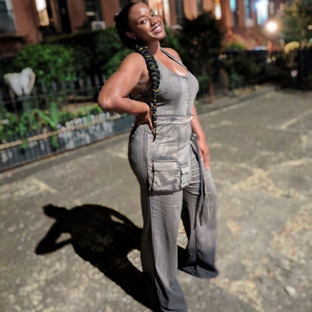 Stylish Gray Jumpsuit with Belted Waist - Picture 3 of 3
